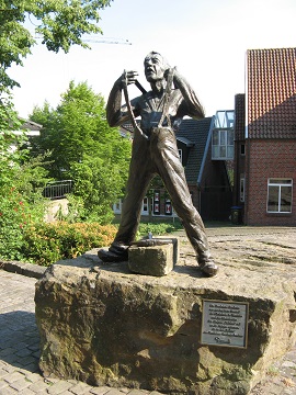 Tagesfahrt Bentheim - Denkmal Kuhlkerl -